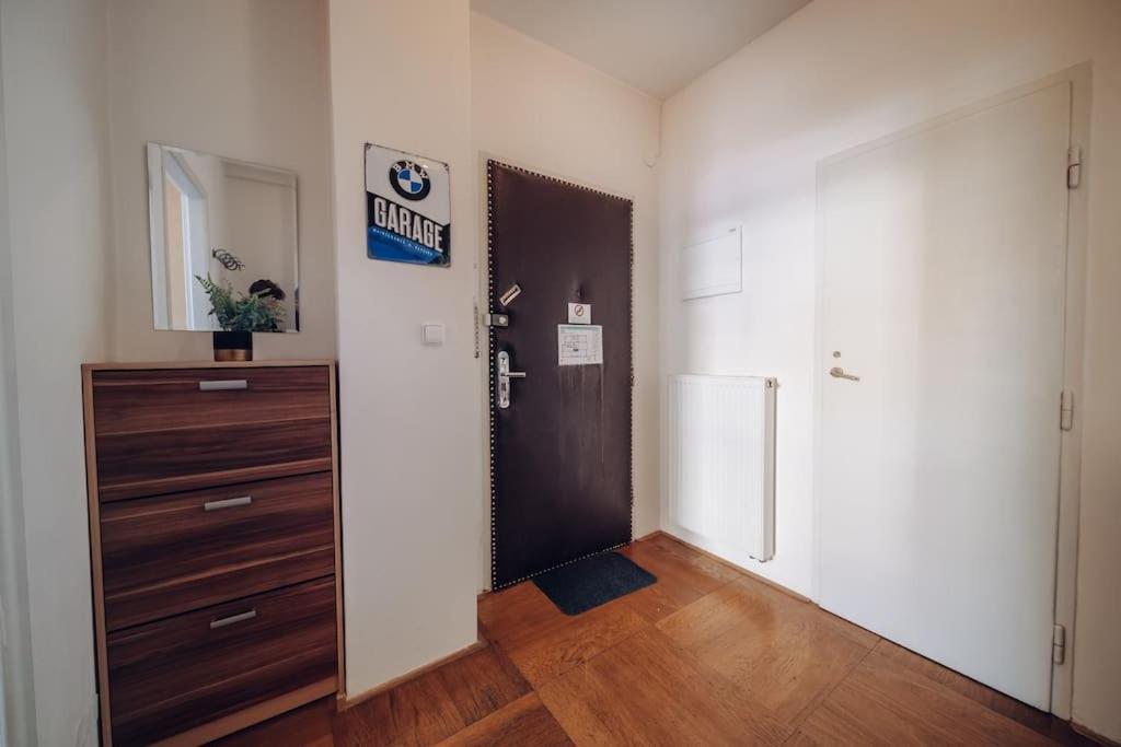 Downtown 2Bd Riverside Apartment Near Dancing House Praga Exterior foto
